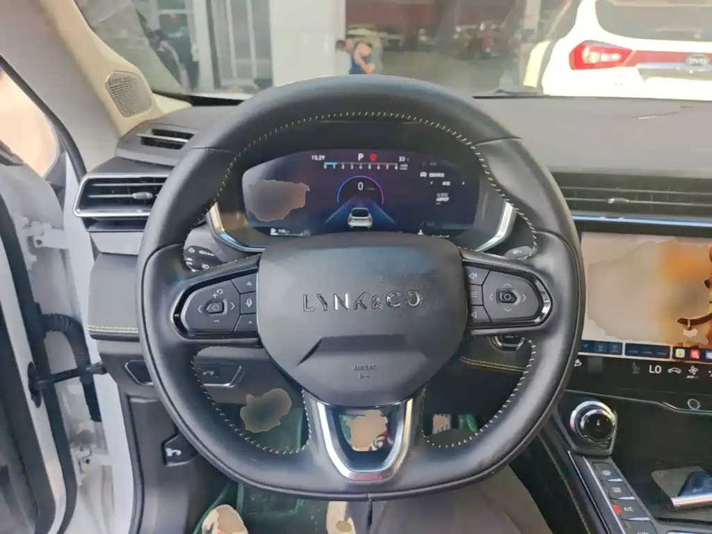 Lynk & Co 05 — миниатюра 11