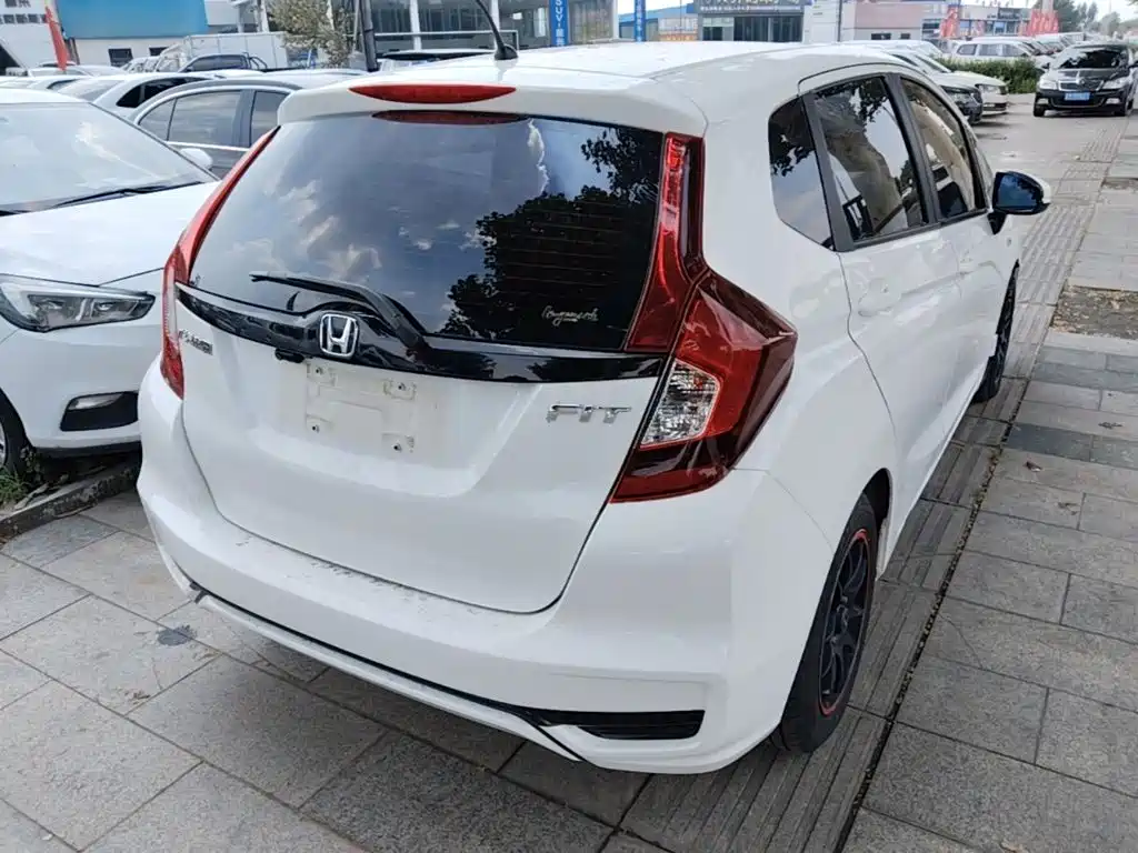 Honda Fit — миниатюра 7