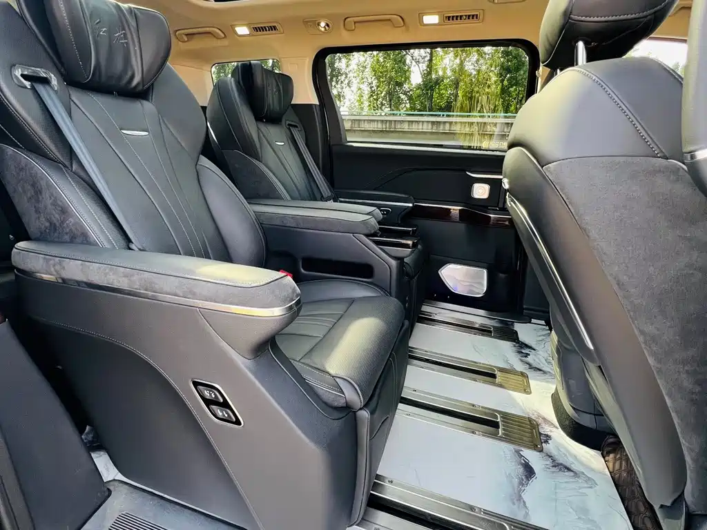 Hongqi Hongqi HQ9 PHEV — миниатюра 11