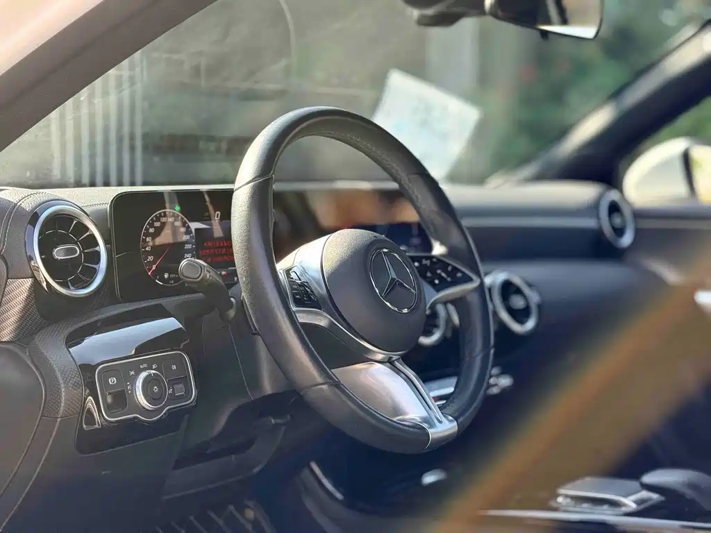 Mercedes-Benz A-Class — миниатюра 6