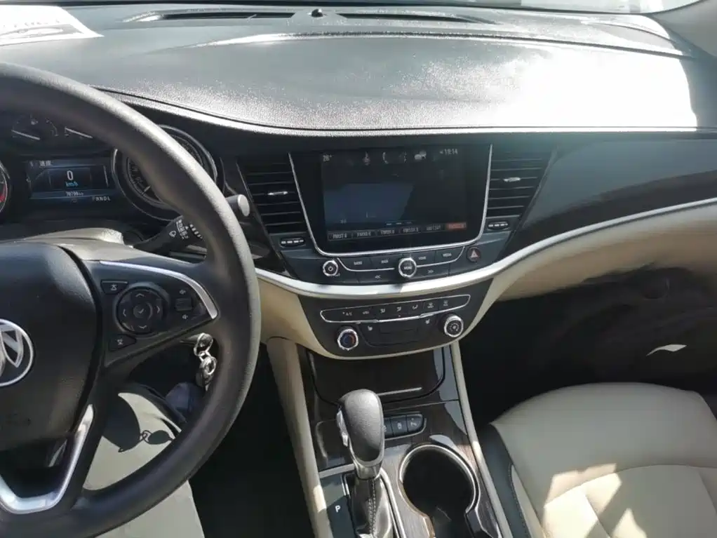 Buick Verano — миниатюра 10
