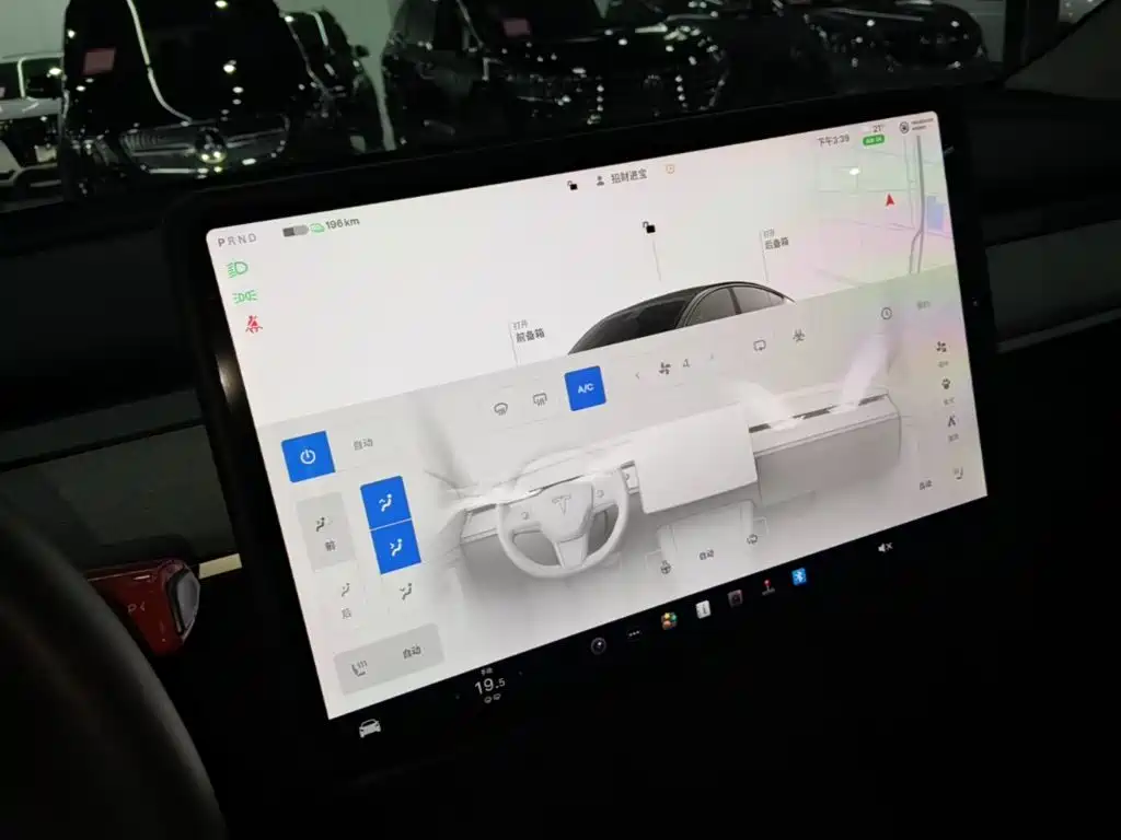 Tesla Model Y 2023 — фото 12