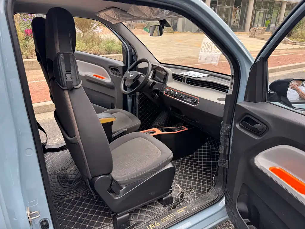 Wuling MINIEV — миниатюра 5