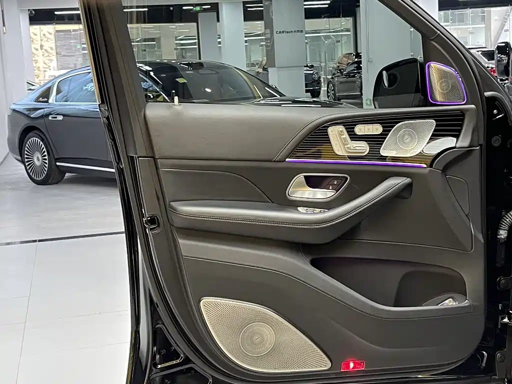 Mercedes-Benz GLS — миниатюра 11