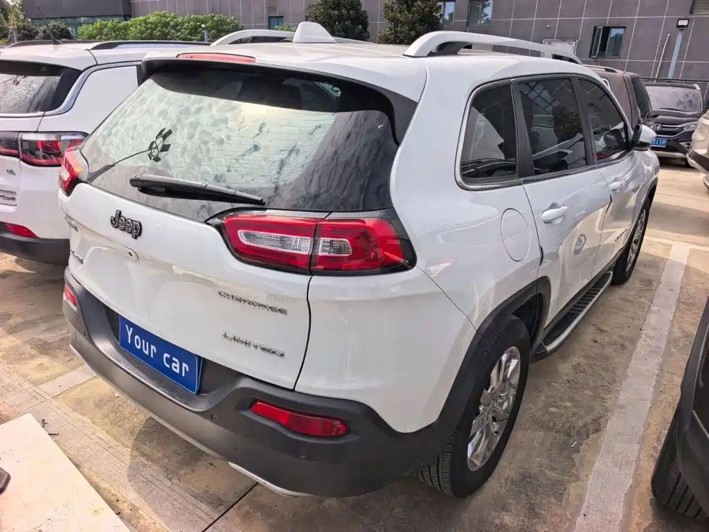 Jeep Cherokee — миниатюра 3