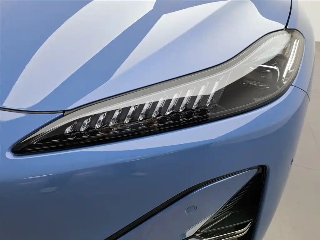 Hongqi 05 2025 750