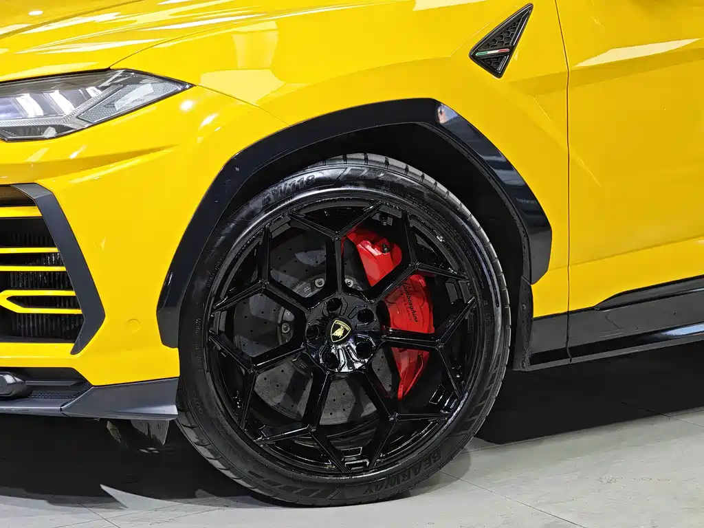 Lamborghini Urus — миниатюра 3