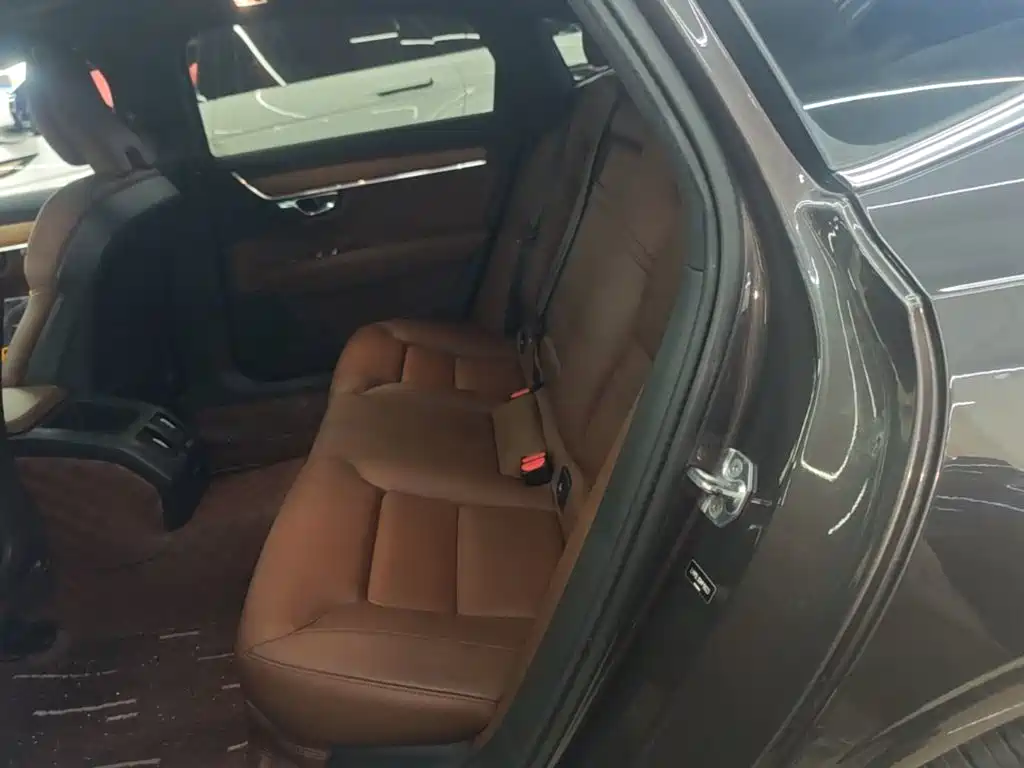 Volvo S90 — миниатюра 17