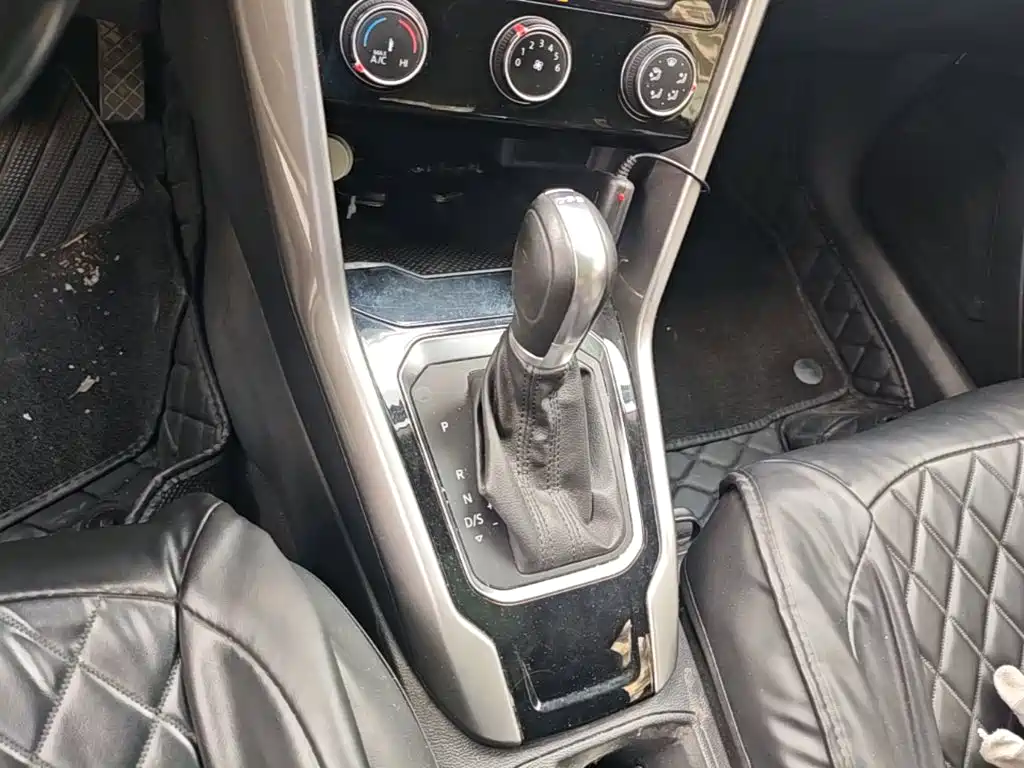 Volkswagen T-Roc — миниатюра 14