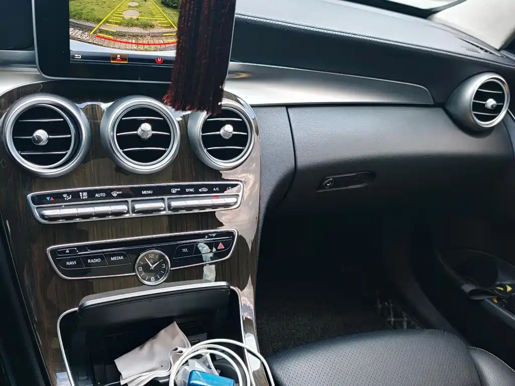 Mercedes-Benz C-Class — миниатюра 9
