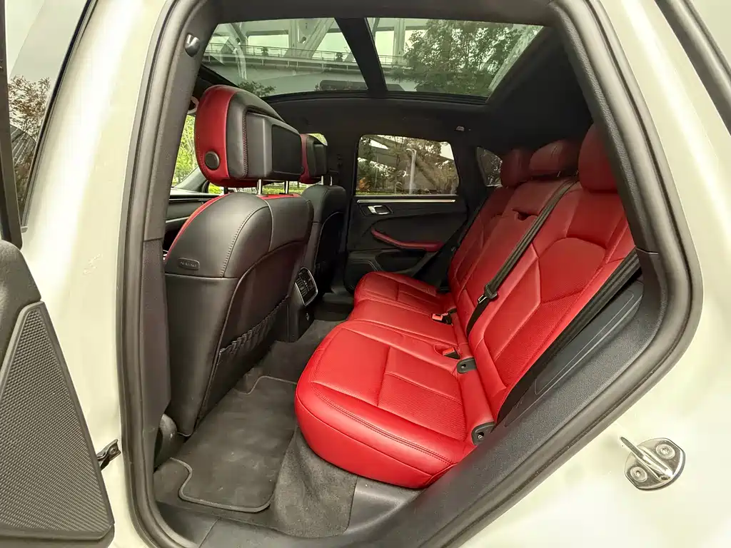 Porsche Macan — миниатюра 10