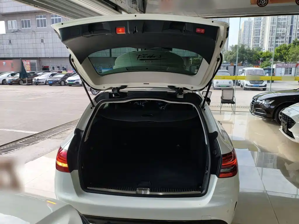 Mercedes-Benz C-Class (Import) — миниатюра 12