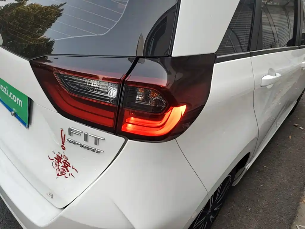 Honda Fit — миниатюра 8