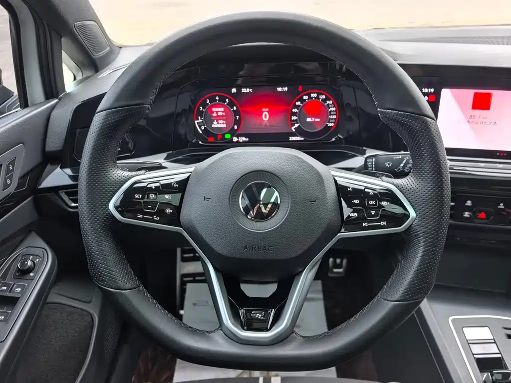 Volkswagen Golf — миниатюра 12