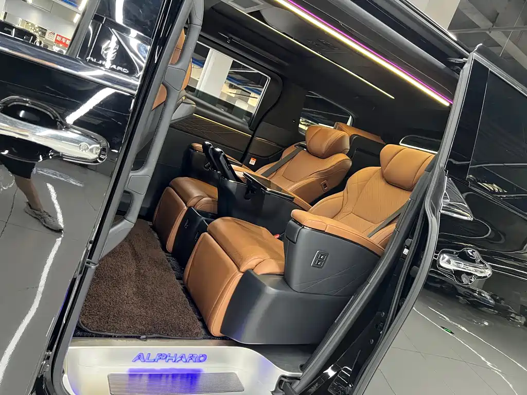 Toyota Alphard Hybrid 2.5L Premium Enjoy Edition, фото 11