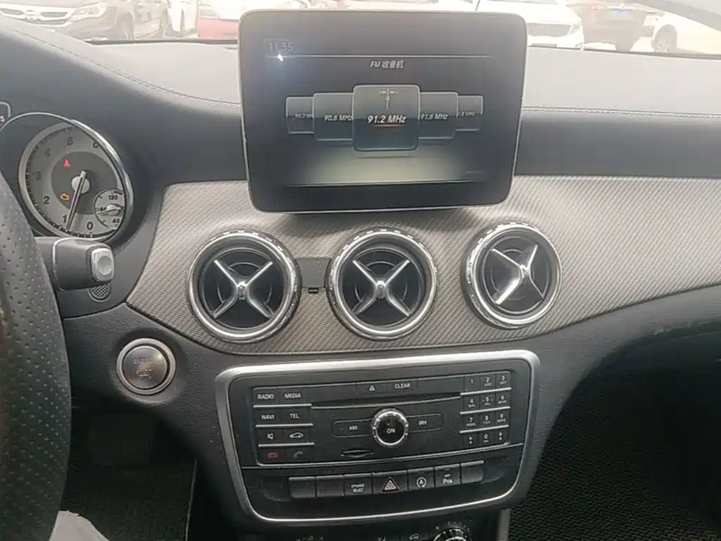 Mercedes-Benz GLA — миниатюра 13
