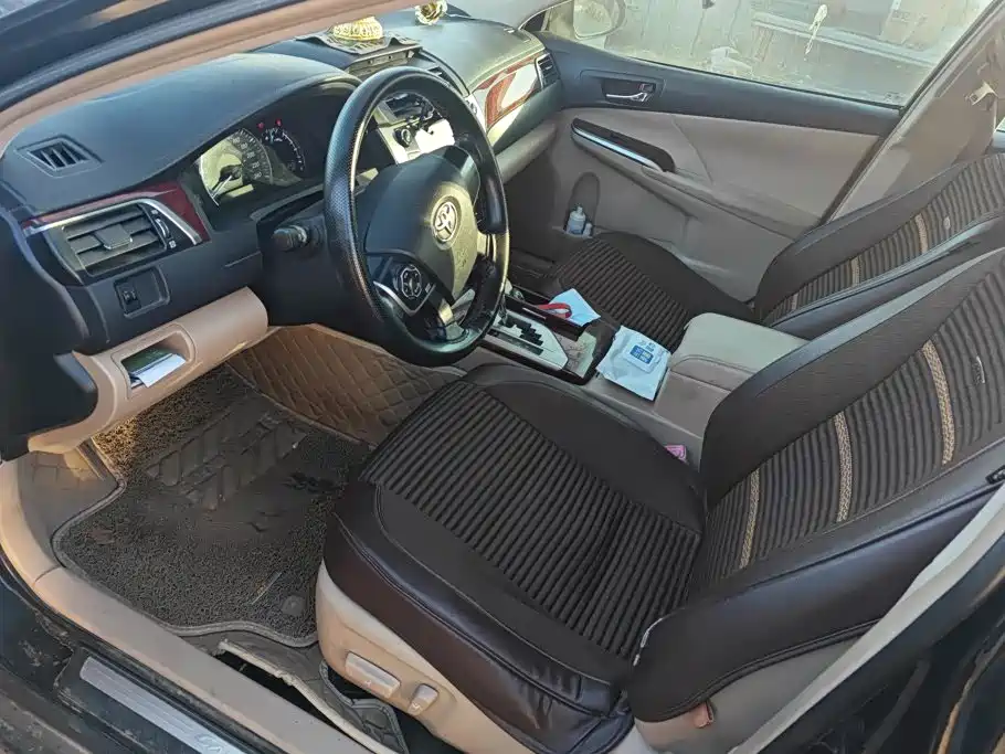 Toyota Camry — миниатюра 9