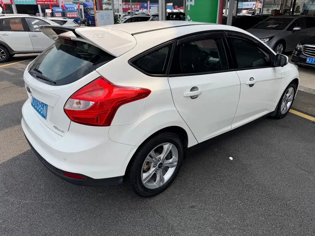 Ford Focus — миниатюра 7