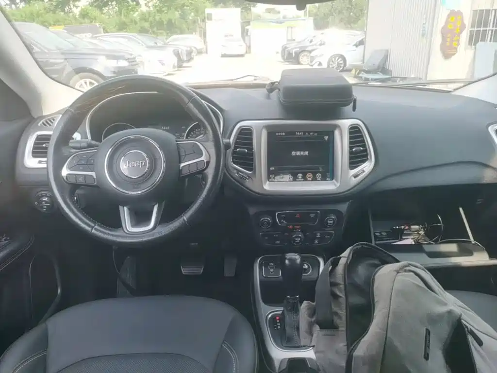 Jeep Compass — миниатюра 10