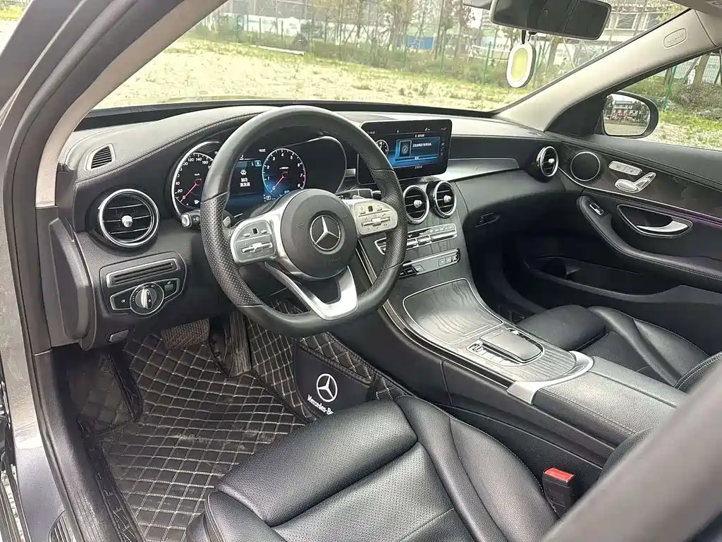 Mercedes-Benz C-Class — миниатюра 4