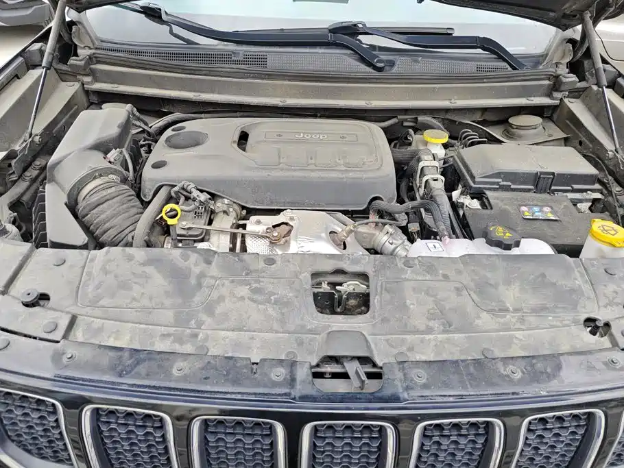 Jeep Grand Commander — миниатюра 10