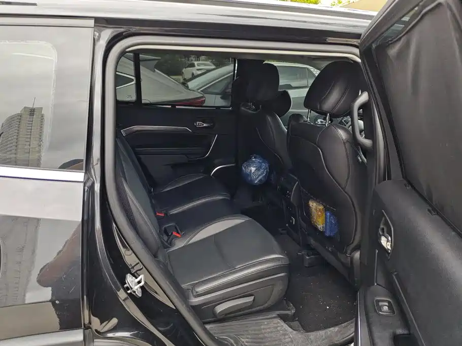 Jeep Grand Commander — миниатюра 11