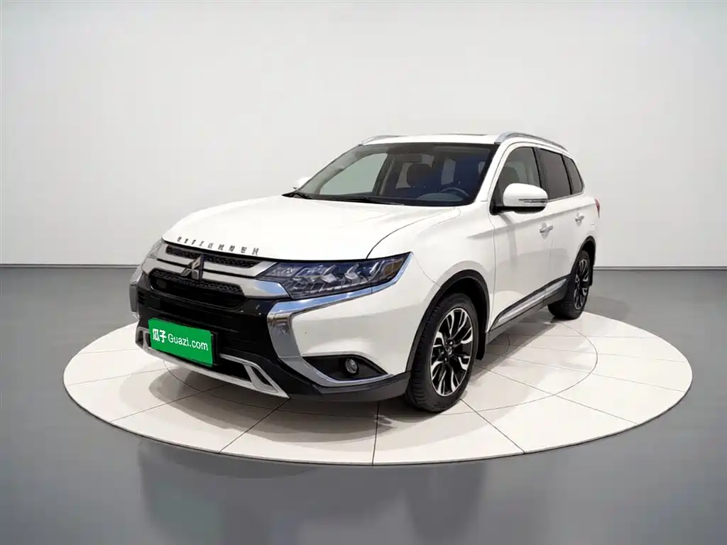 Mitsubishi Outlander 2020