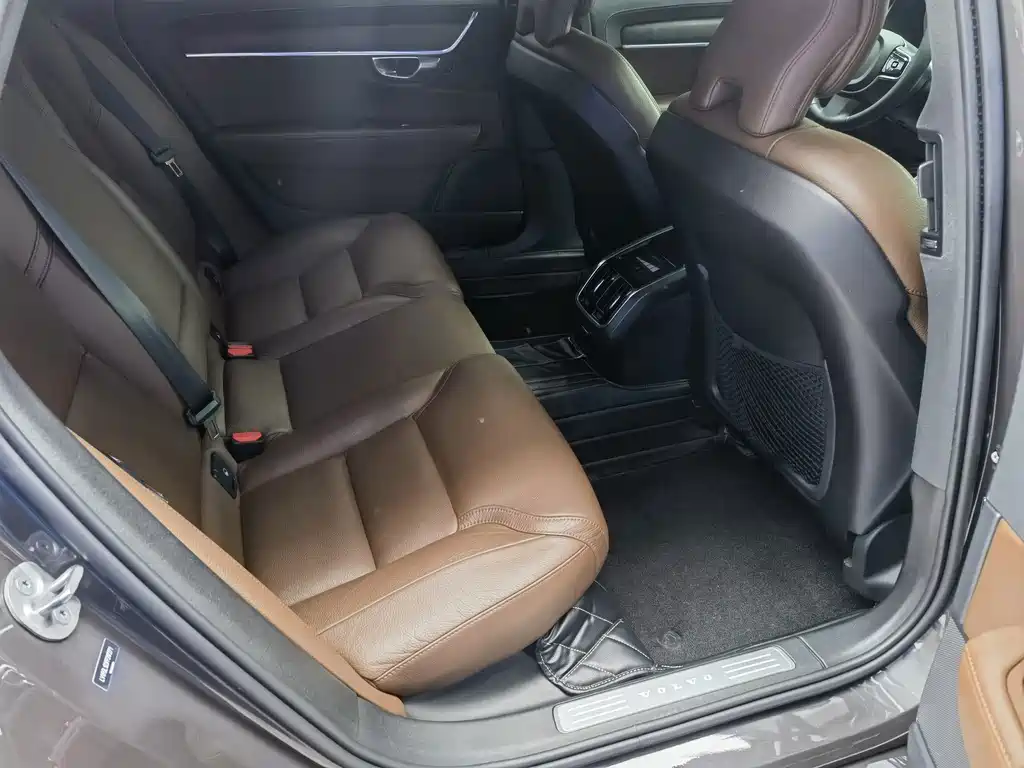 Volvo S90 — миниатюра 17