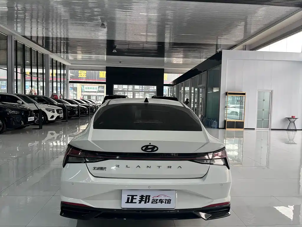 Hyundai Elantra — миниатюра 4