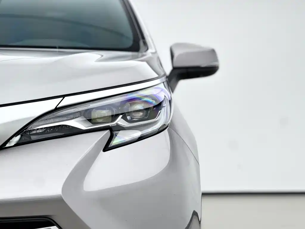 Toyota Sienna — миниатюра 8