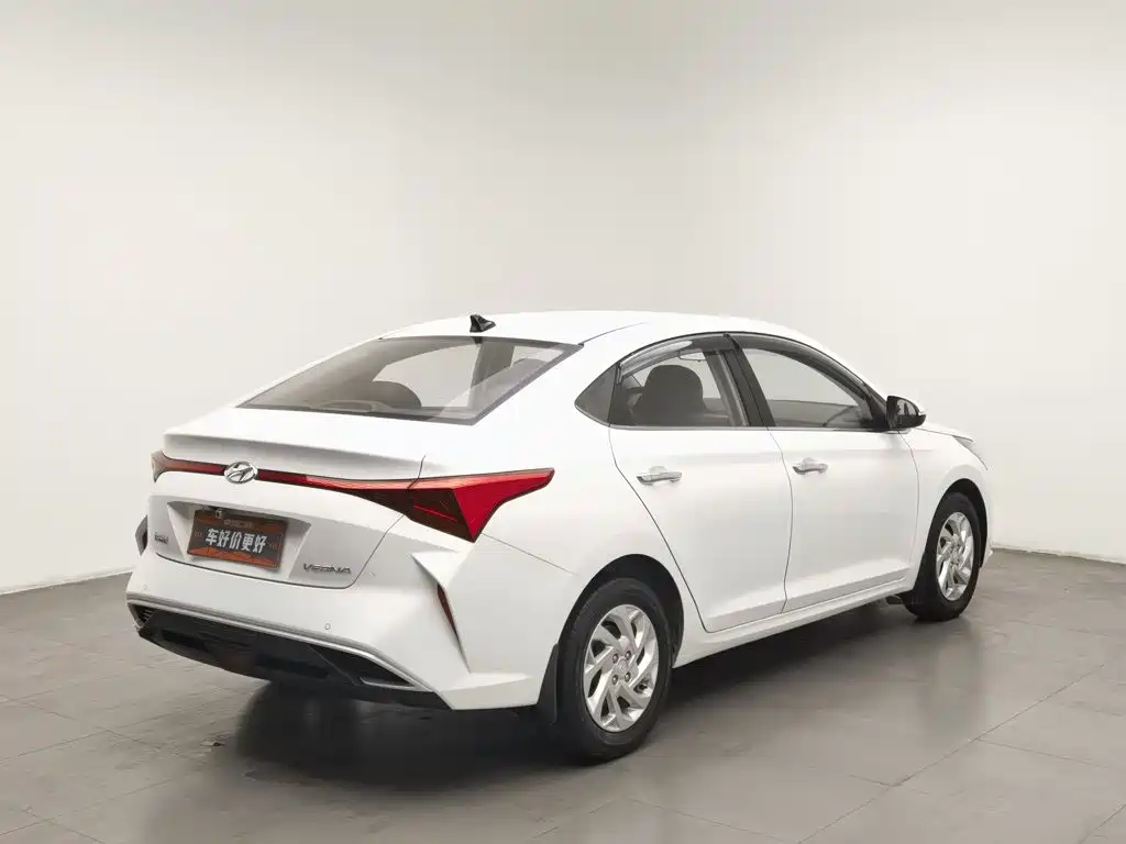Hyundai Verna — миниатюра 2