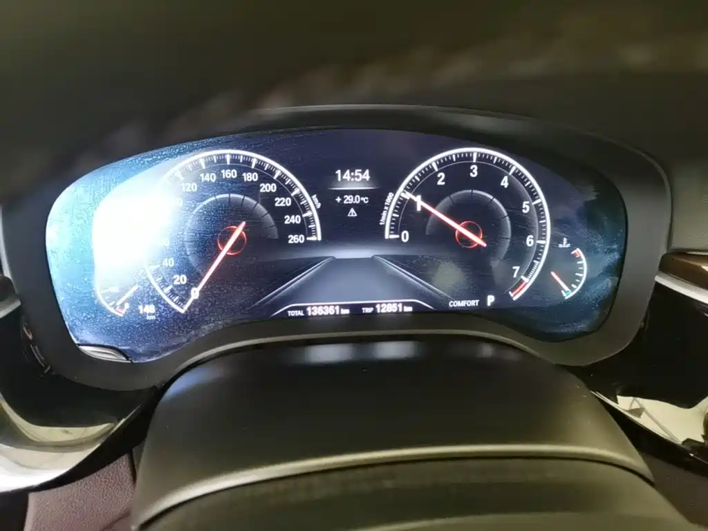 BMW 5 Series — миниатюра 12