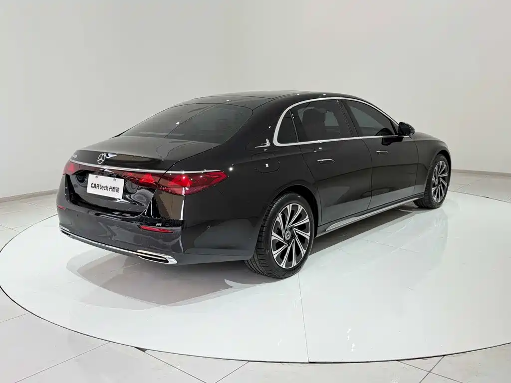 Mercedes-Benz E-Class — миниатюра 27