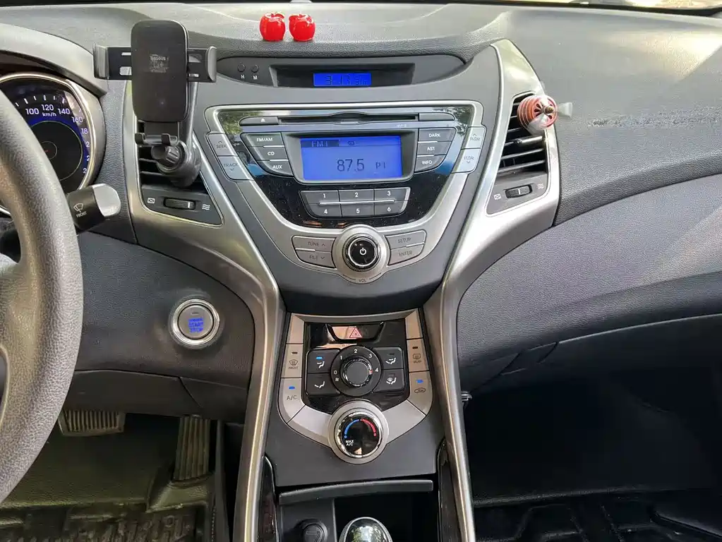 Hyundai Elantra Langdong — миниатюра 11