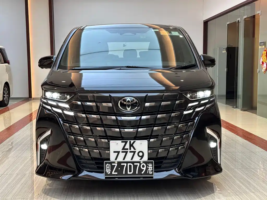 Toyota Alphard 2026