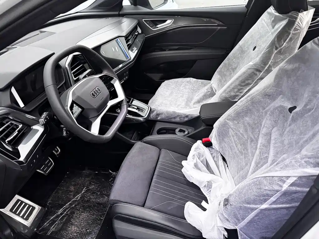Audi Q5 e-tron - фото 8
