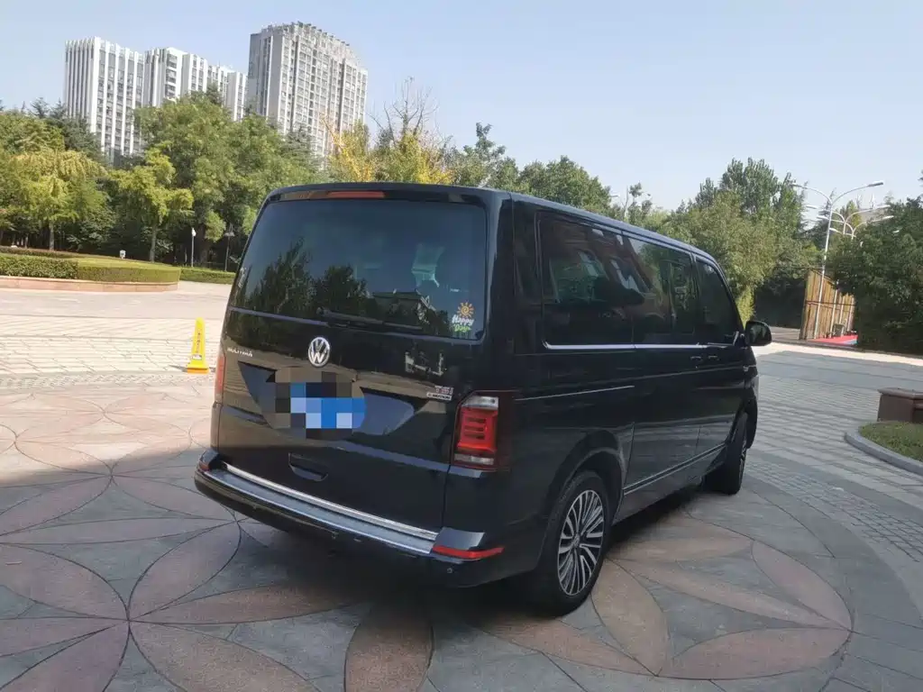 Volkswagen Multivan — миниатюра 4