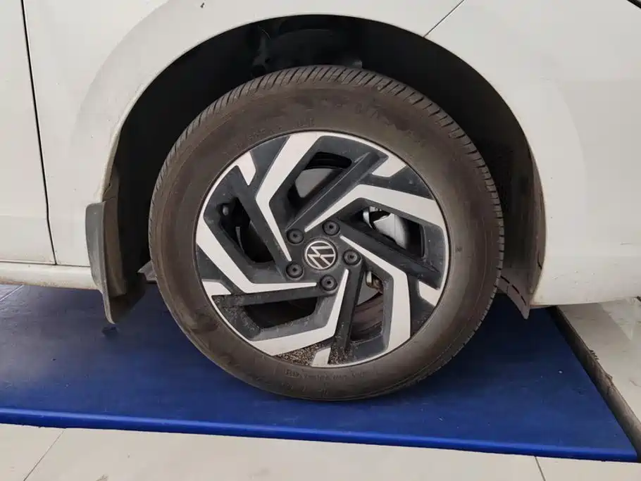 Volkswagen Lavida — миниатюра 6
