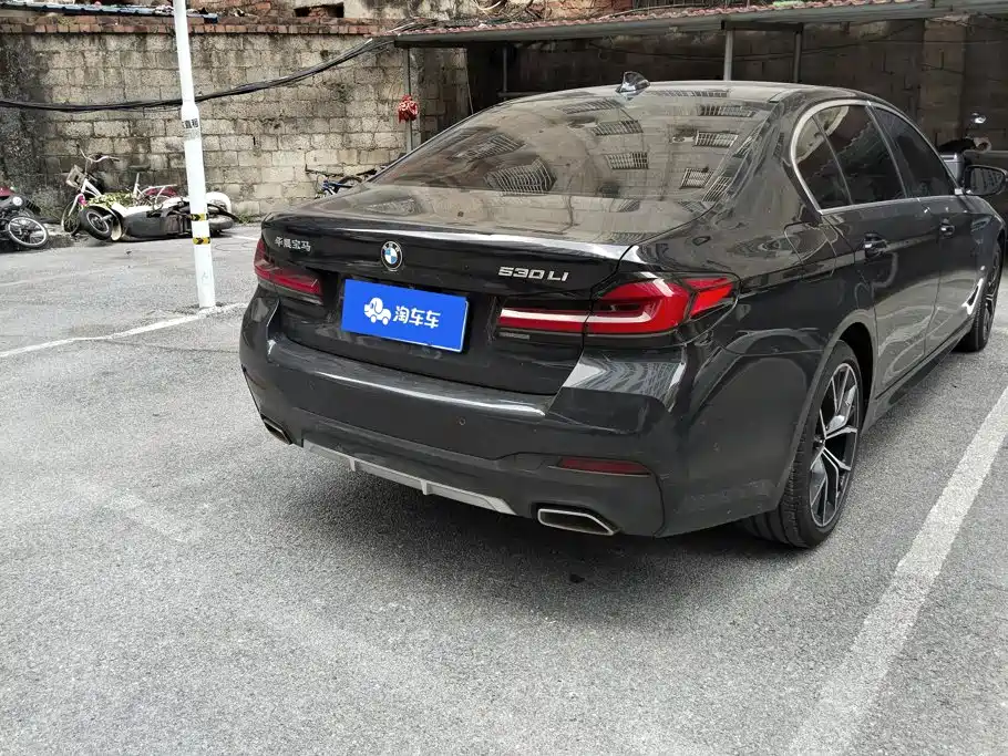 BMW 5 Series — миниатюра 3