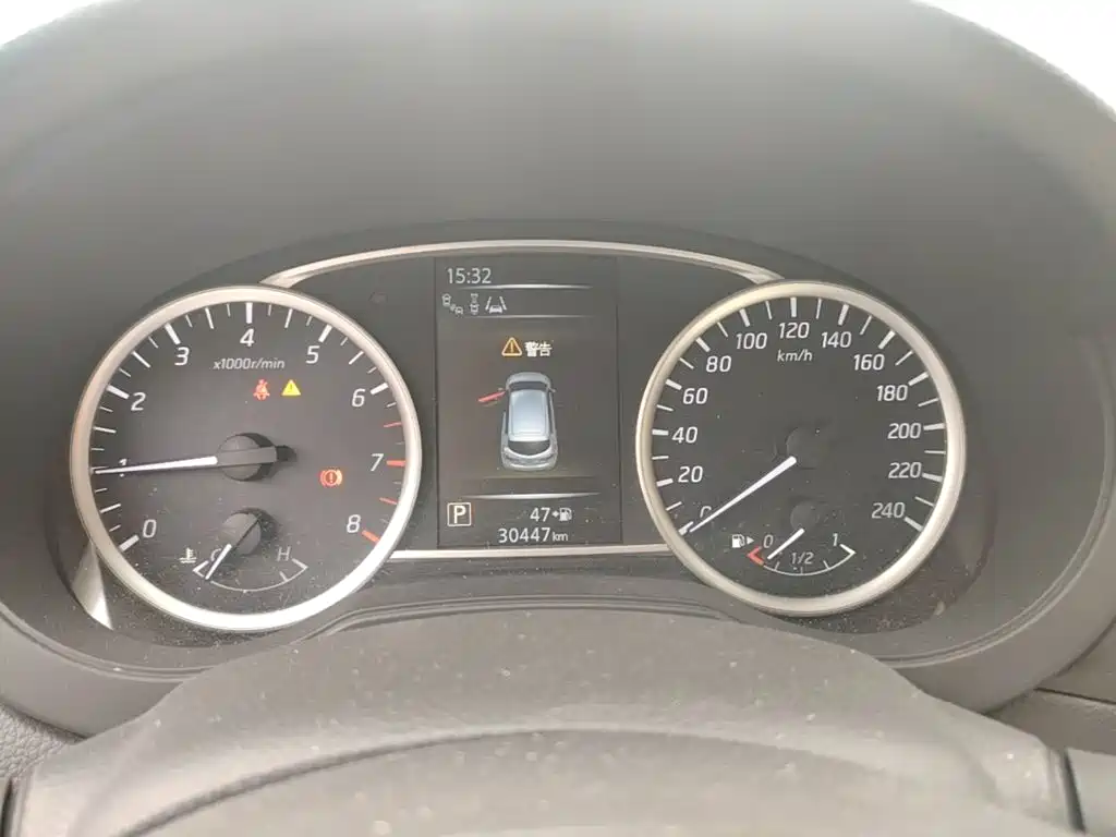 Nissan Tiida — миниатюра 12