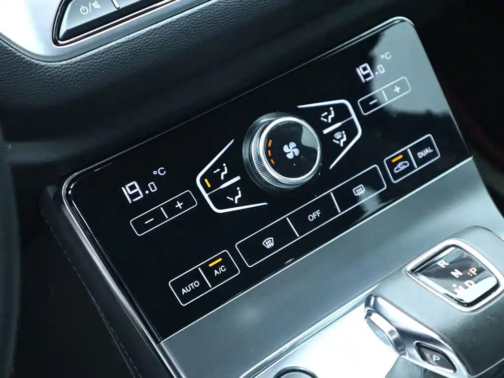 Hongqi Hongqi H5 — миниатюра 29