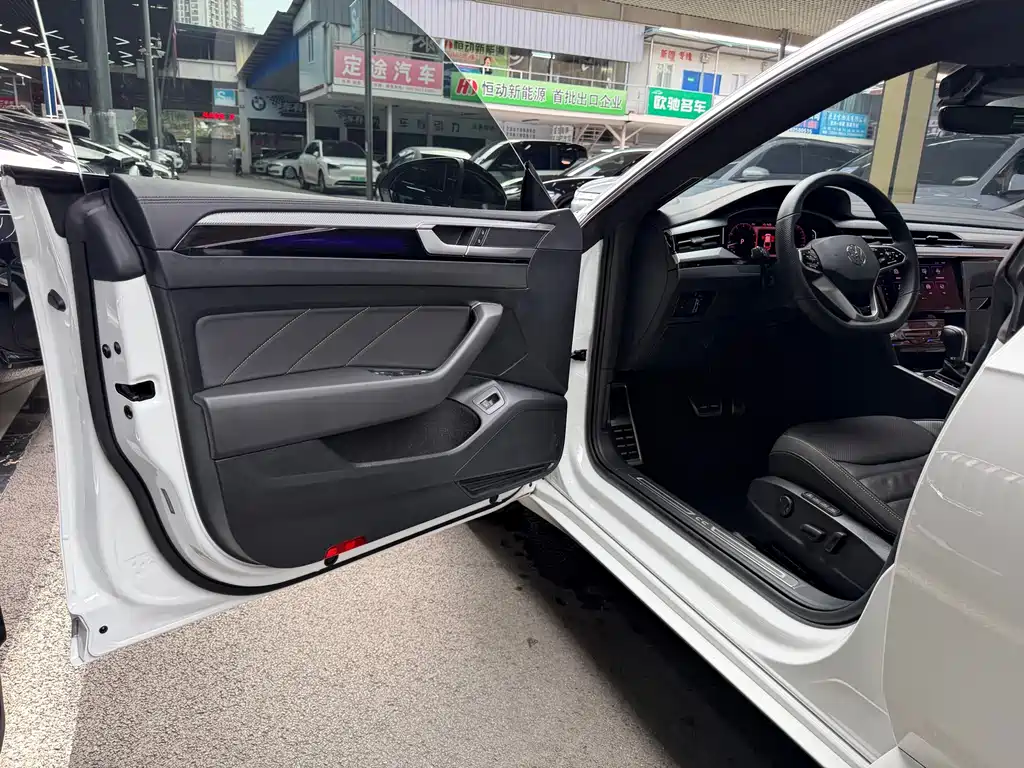 Volkswagen CC — миниатюра 11