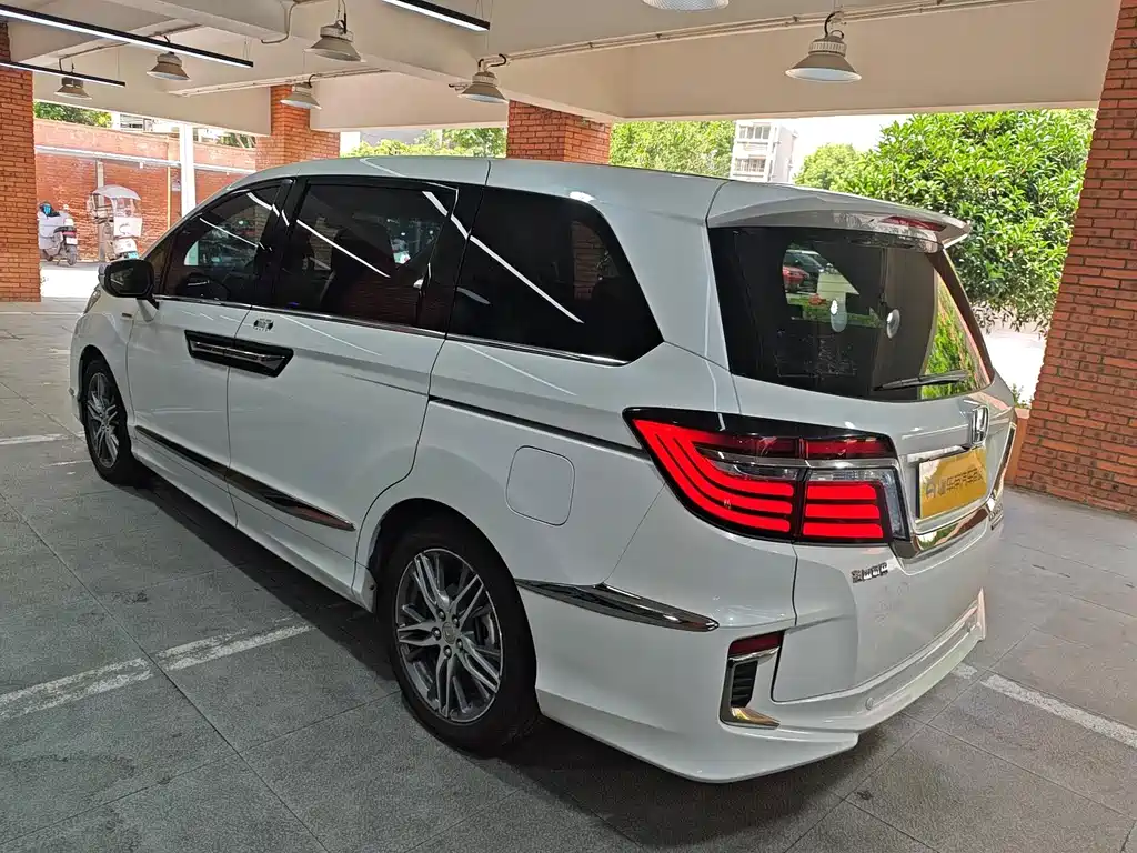 Honda Elysion — миниатюра 3