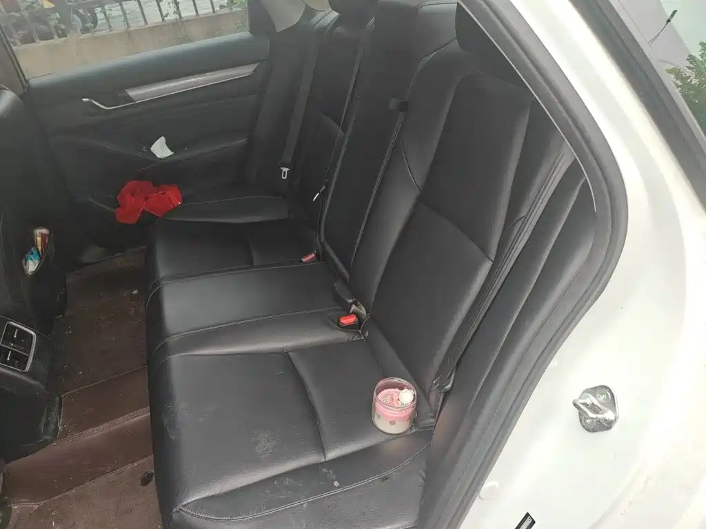 Honda Accord — миниатюра 13