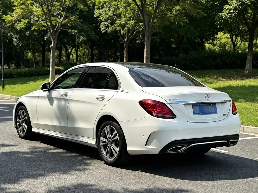 Mercedes-Benz C-Class — миниатюра 6
