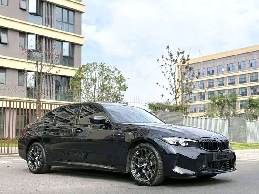 BMW 3 Series 2.0 л 2024 г. Чёрный, пробег 20000 км