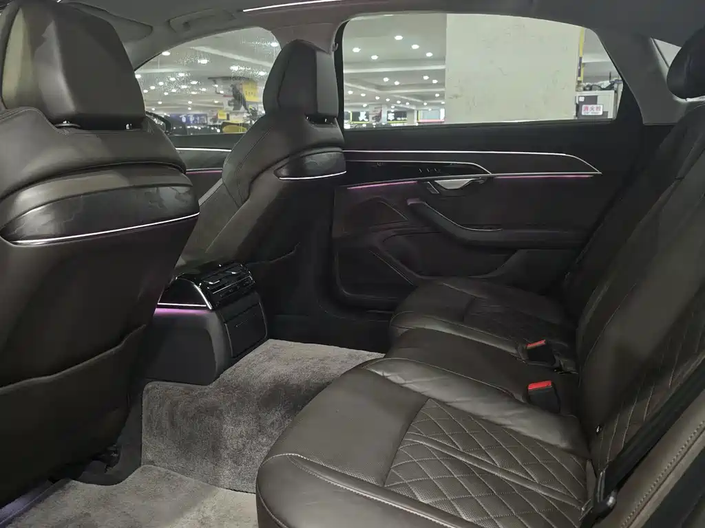 Audi A8 — миниатюра 7