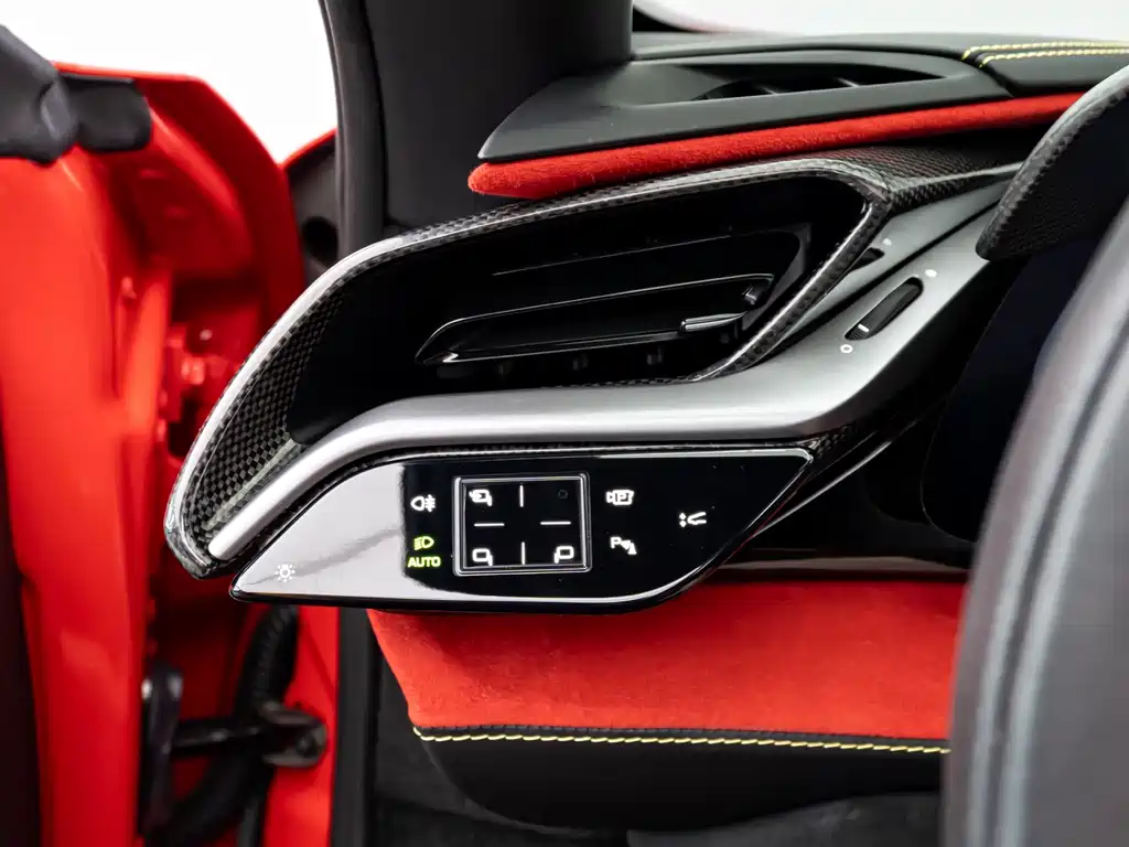 Ferrari SF90 3.9T V8 Spider, фото 7