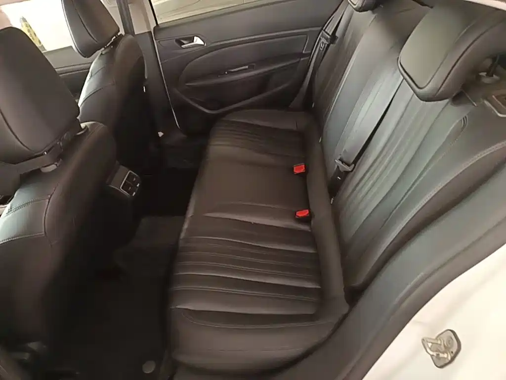 Peugeot 408 — миниатюра 17