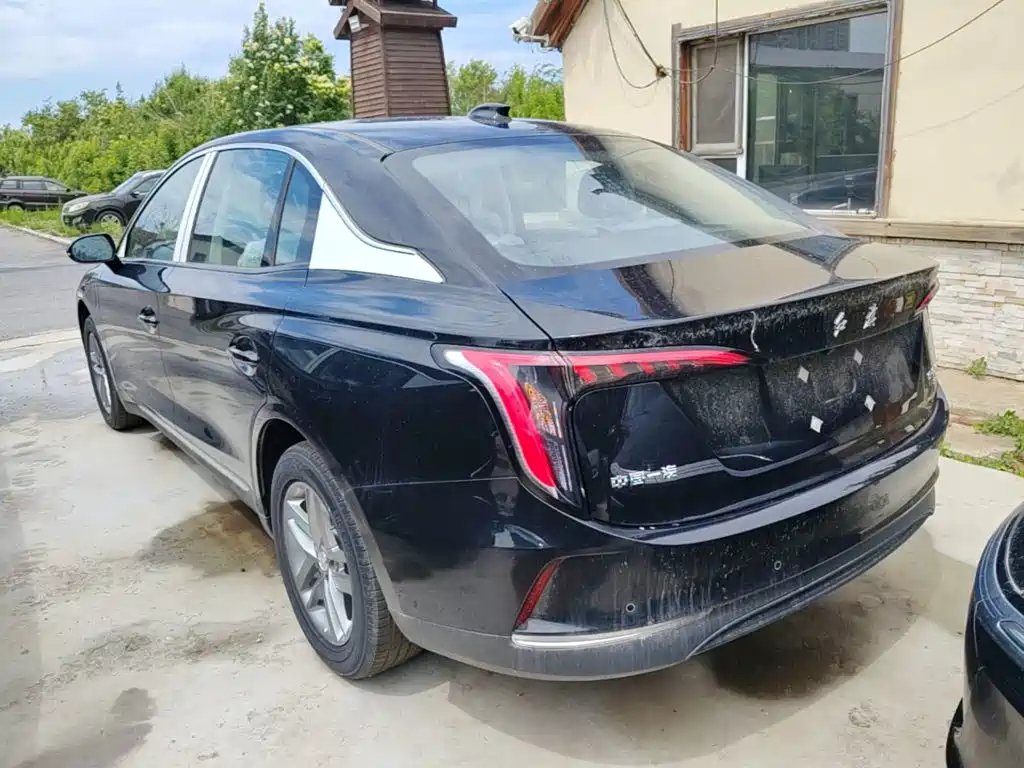 Hongqi E-QM5 2025 610km PLUS